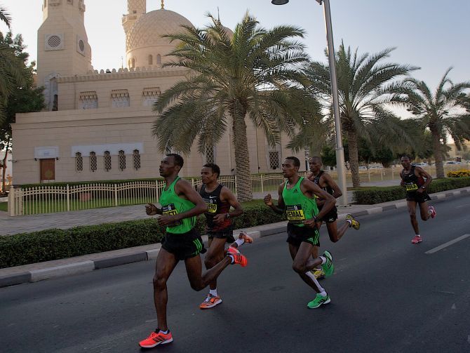 20121223_Standard-Chartered-Dubai-Marathon-2013